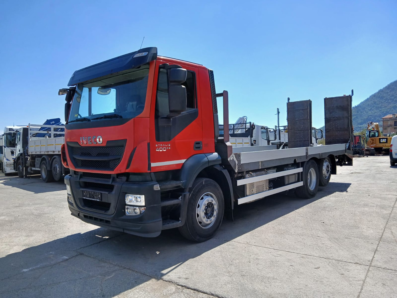 IVECO STRALIS 260S40 - Camion plateau: photos 1 IVECO STRALIS 260S40 - Camion plateau: photos 1