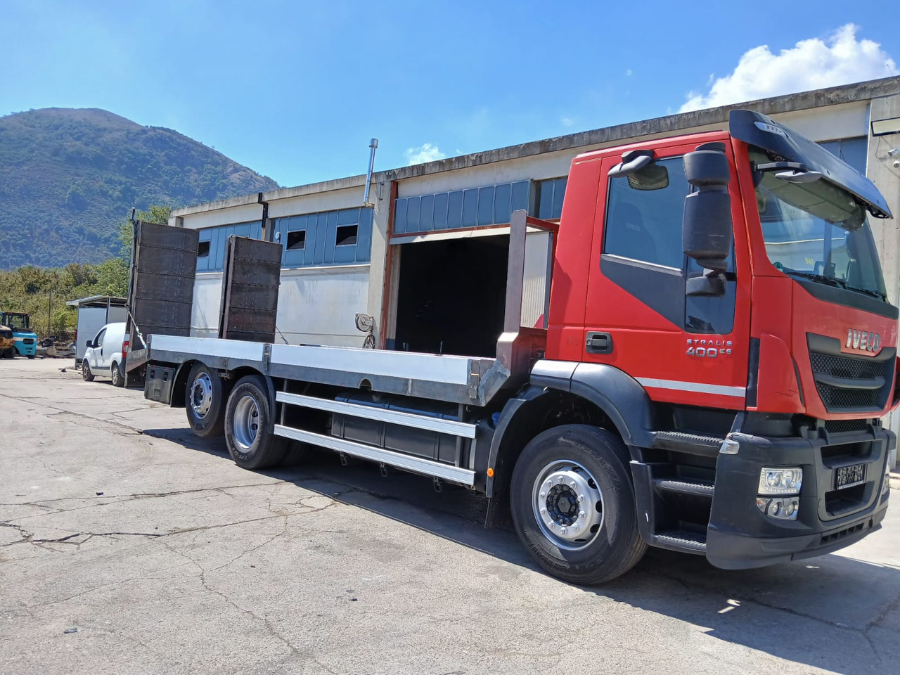 Camion plateau IVECO STRALIS 260S40: photos 8
