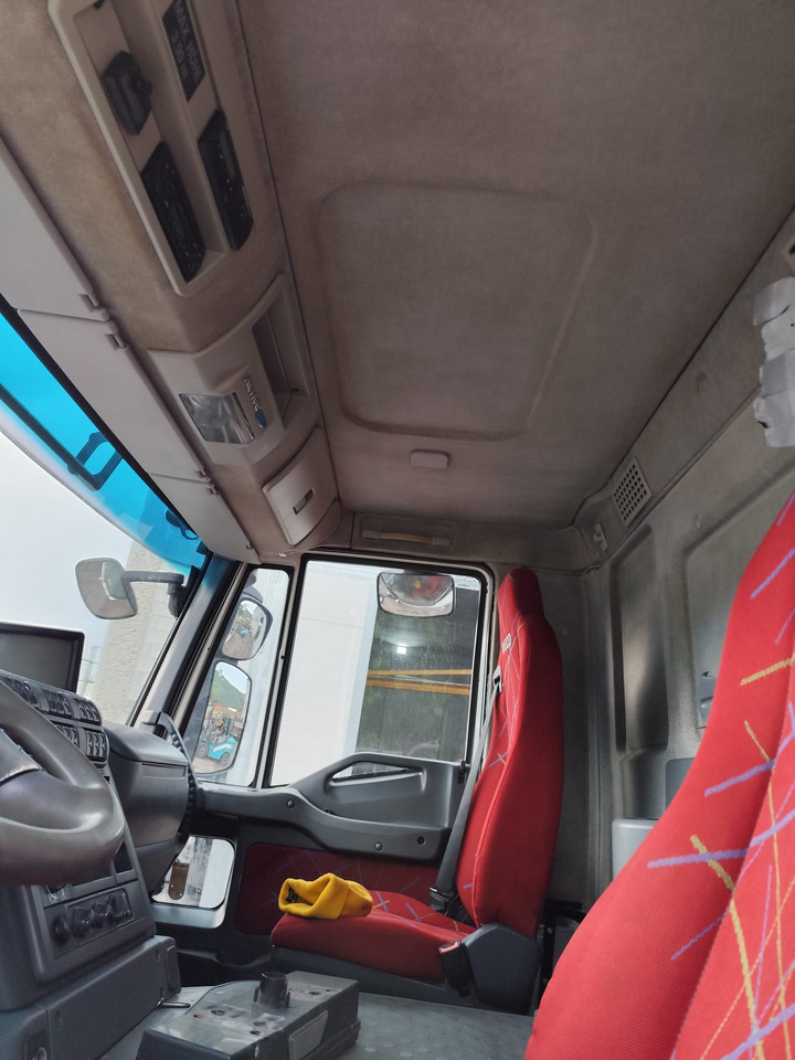 IVECO STRALIS AD 260S31 - Camion plateau: photos 3 IVECO STRALIS AD 260S31 - Camion plateau: photos 3
