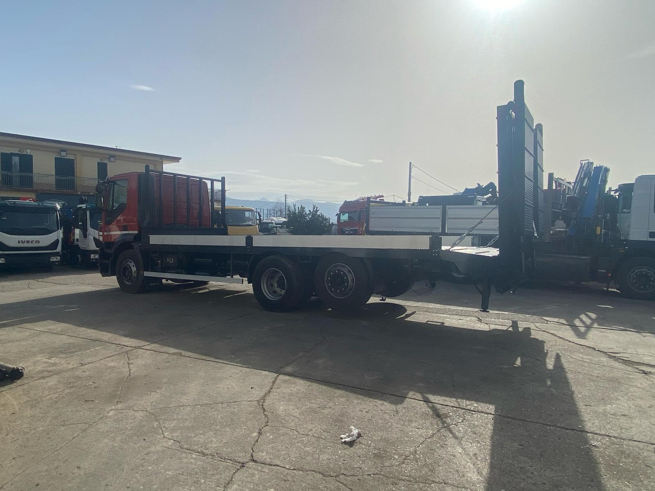 Camion plateau IVECO STRALIS CUBE 260S31: photos 27 Camion plateau IVECO STRALIS CUBE 260S31: photos 27