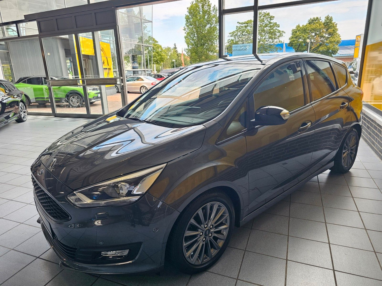 Ford C-MAX 1.5 Sport Automatik Bi-Xenon Navi Standhzg - Transport de personnes: photos 4 Ford C-MAX 1.5 Sport Automatik Bi-Xenon Navi Standhzg - Transport de personnes: photos 4