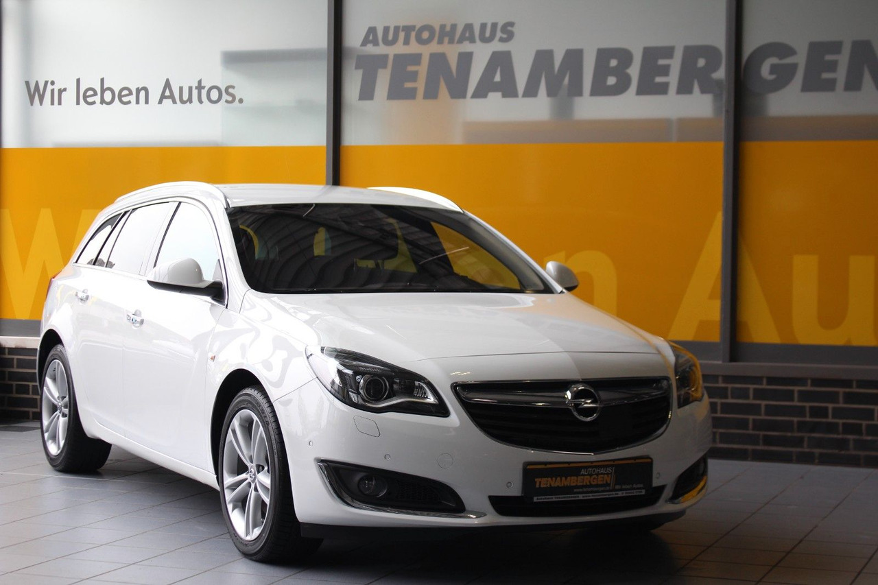 Opel Insignia A Business Innovation 4x4 Leder AHK ACC - Voiture: photos 2 Opel Insignia A Business Innovation 4x4 Leder AHK ACC - Voiture: photos 2