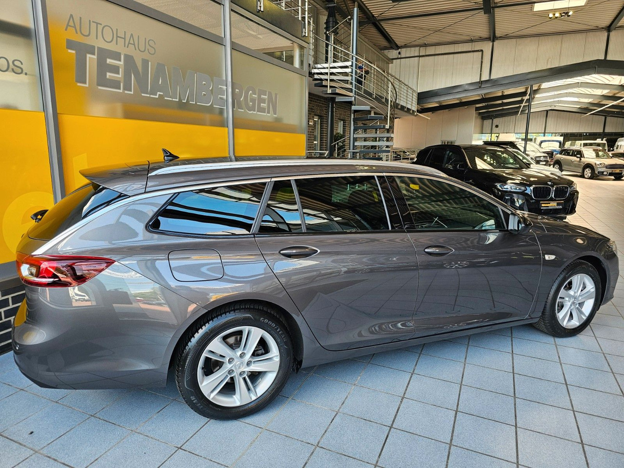 Opel Insignia B ST Business IntelliLux LED Tot Winkel - Voiture: photos 2 Opel Insignia B ST Business IntelliLux LED Tot Winkel - Voiture: photos 2