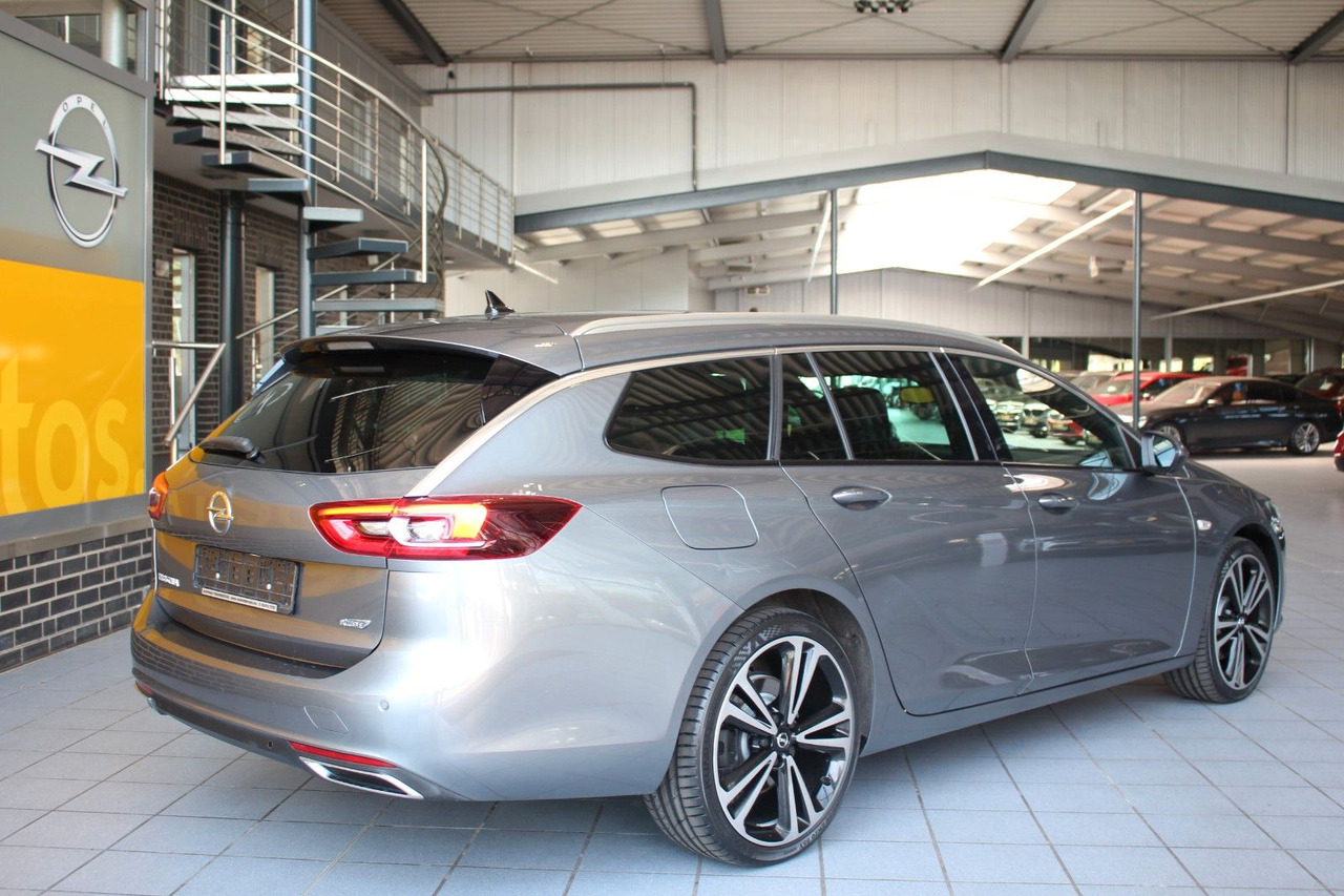 Opel Insignia B Sports Tourer Ultimate 4x4 OPC AHK - Voiture: photos 5 Opel Insignia B Sports Tourer Ultimate 4x4 OPC AHK - Voiture: photos 5
