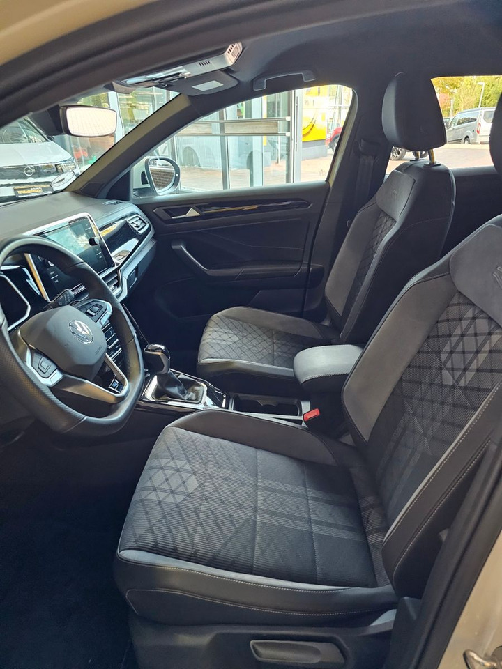 Volkswagen T-Roc R-Line eHeckklappe SHZ LED - SUV: photos 5 Volkswagen T-Roc R-Line eHeckklappe SHZ LED - SUV: photos 5