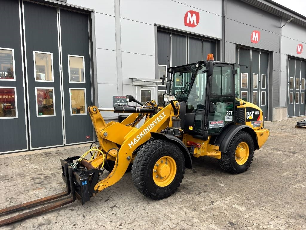 CAT 906M 35 km/h - Chargeuse sur pneus: photos 3 CAT 906M 35 km/h - Chargeuse sur pneus: photos 3