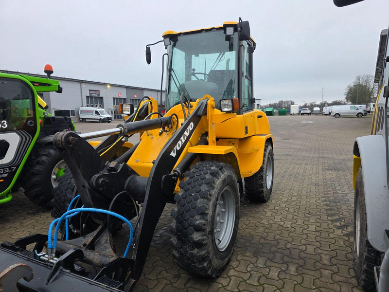 Volvo L30 - Chargeuse sur pneus: photos 3 Volvo L30 - Chargeuse sur pneus: photos 3