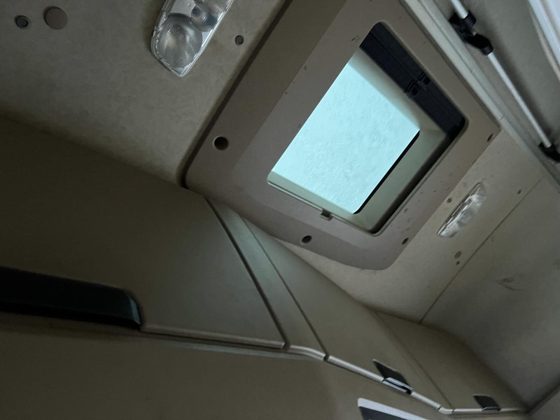 Cabine et intérieur Mercedes-Benz Actros MP4: photos 11 Cabine et intérieur Mercedes-Benz Actros MP4: photos 11