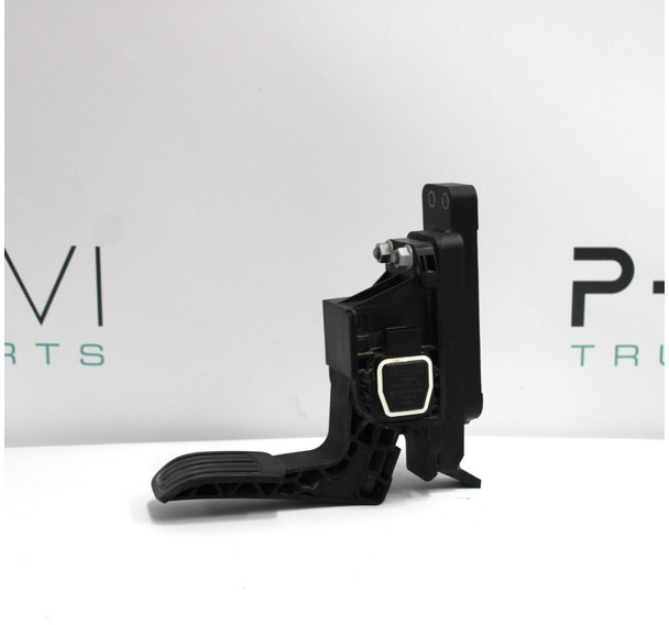 DAF XF106 Gaspedaal 1860240 - Système électrique pour Camion: photos 1 DAF XF106 Gaspedaal 1860240 - Système électrique pour Camion: photos 1