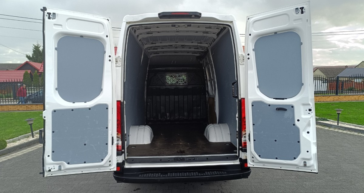Fourgon utilitaire Iveco Daily 35C13 Blaszak L3H2 na bliźniakach VAT 23: photos 16