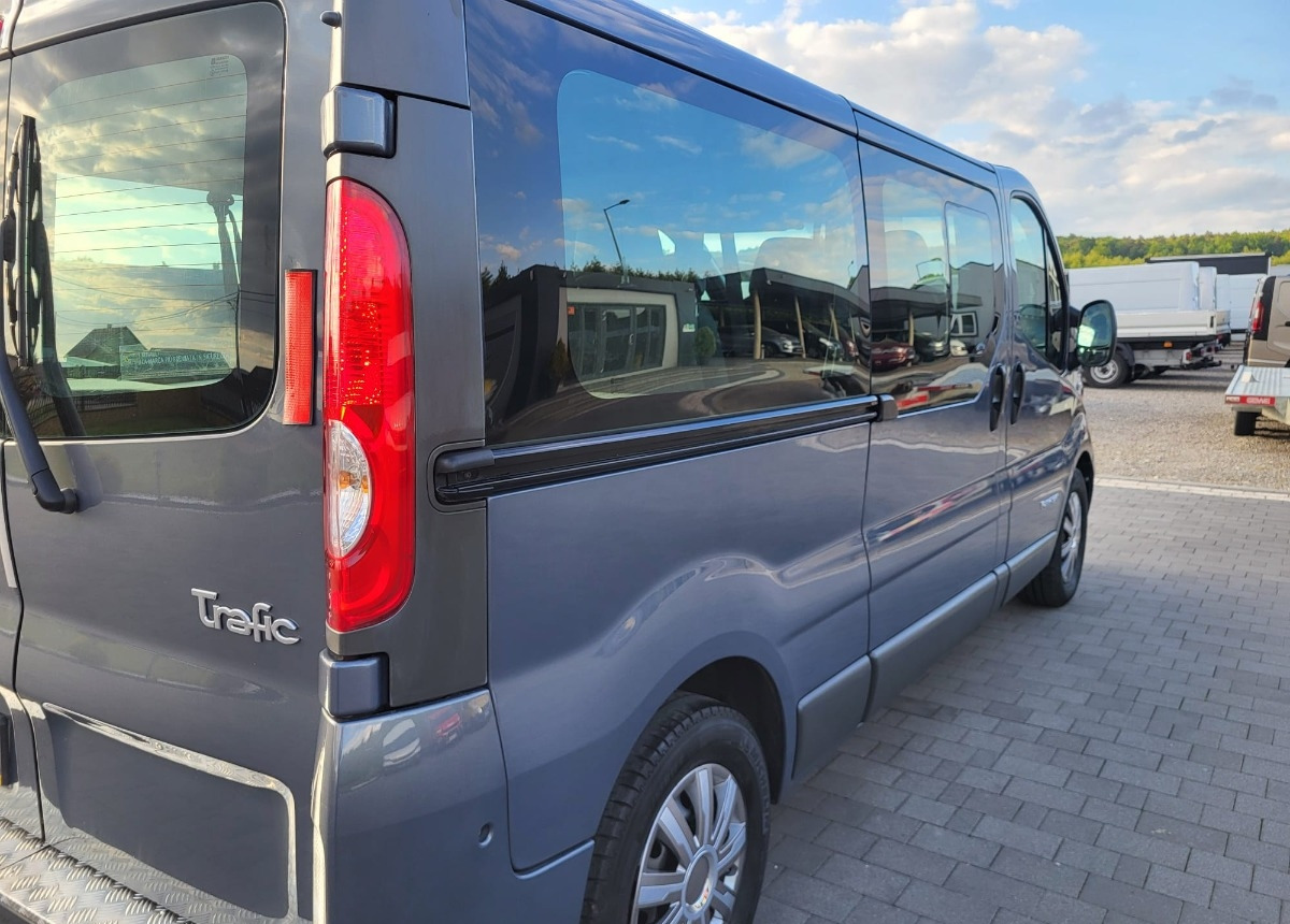 Renault Trafic 9 -osobowy Salon Polska I właściciel Bezwypadkowy Lakier - Minibus, Transport de personnes: photos 3 Renault Trafic 9 -osobowy Salon Polska I właściciel Bezwypadkowy Lakier - Minibus, Transport de personnes: photos 3