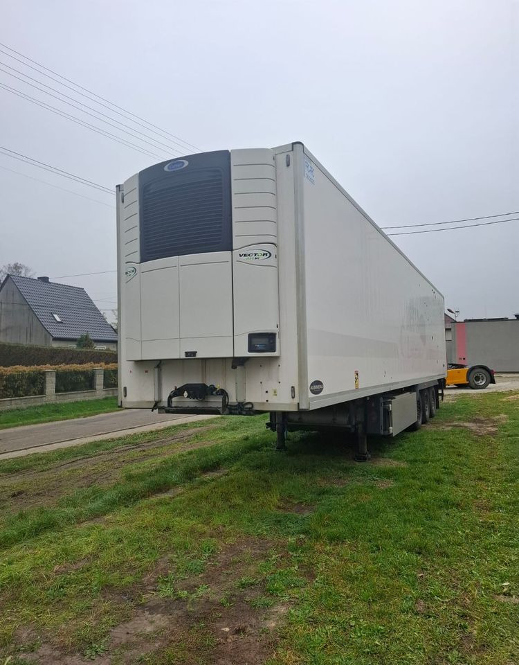 LeciTrailer Carrier Vector 1950 Mt - Semi-remorque frigorifique: photos 1 LeciTrailer Carrier Vector 1950 Mt - Semi-remorque frigorifique: photos 1
