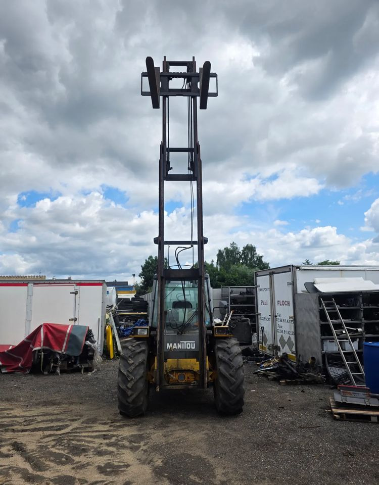 Manitou M26.4 Terenowy 4x4 5,5m - Chariot tout terrain: photos 1 Manitou M26.4 Terenowy 4x4 5,5m - Chariot tout terrain: photos 1