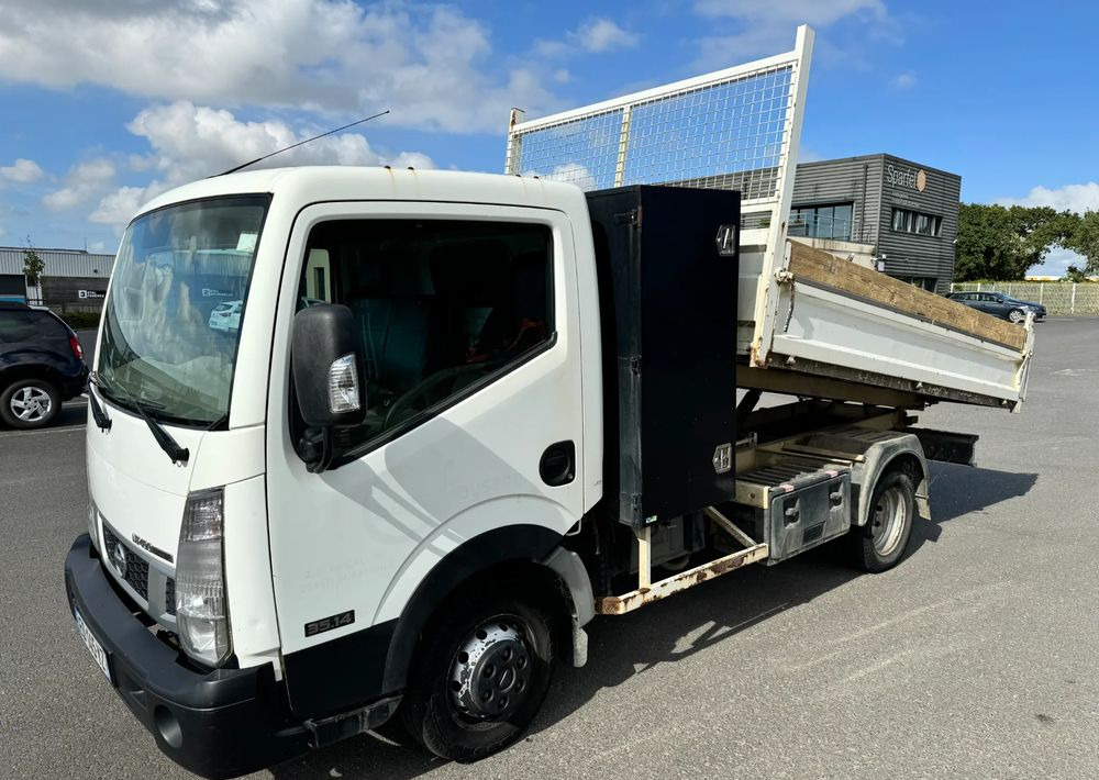 Nissan NT400 - Camion benne: photos 1 Nissan NT400 - Camion benne: photos 1