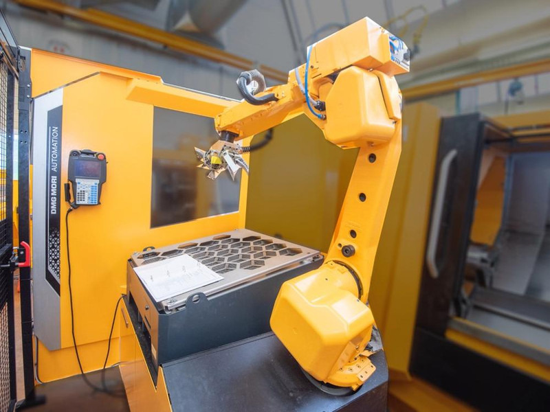 DMG Mori Robo 2GO - Engins de chantier: photos 1 DMG Mori Robo 2GO - Engins de chantier: photos 1