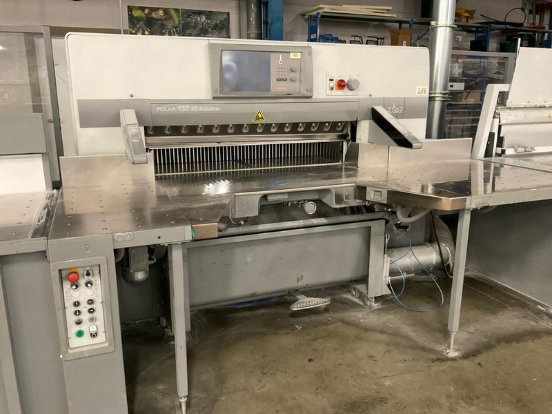 Polar Polar 137 XT Autotrim - Engins de chantier: photos 1 Polar Polar 137 XT Autotrim - Engins de chantier: photos 1