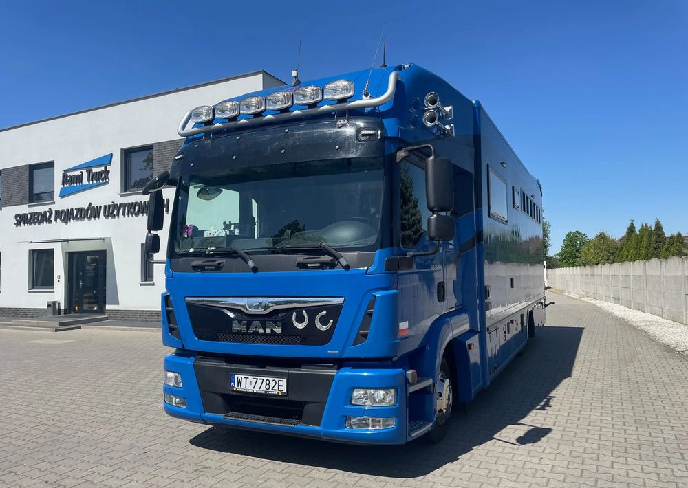 MAN TGL 12.250/ KONIOWÓZ- ROELOFSEN/ 4 KONIE/ - Camion chevaux: photos 1 MAN TGL 12.250/ KONIOWÓZ- ROELOFSEN/ 4 KONIE/ - Camion chevaux: photos 1