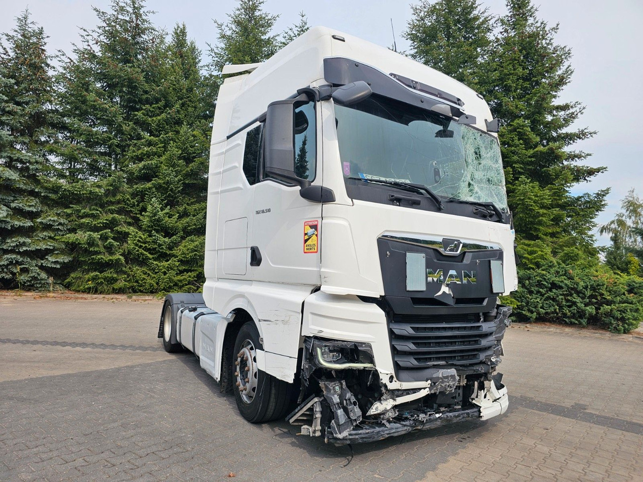 MAN TGX 18.510 XXL INTARDER - Motor , Rahmen 100% OK - Tracteur routier: photos 2 MAN TGX 18.510 XXL INTARDER - Motor , Rahmen 100% OK - Tracteur routier: photos 2