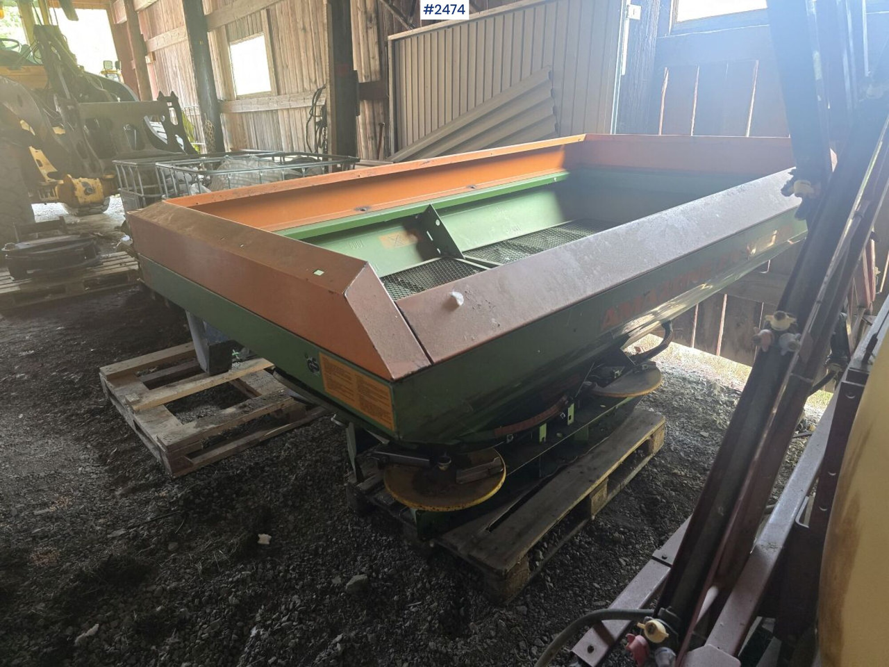 Amazone ZA-U 1501 fertilizer spreader - Distributeur d'engrais: photos 1 Amazone ZA-U 1501 fertilizer spreader - Distributeur d'engrais: photos 1