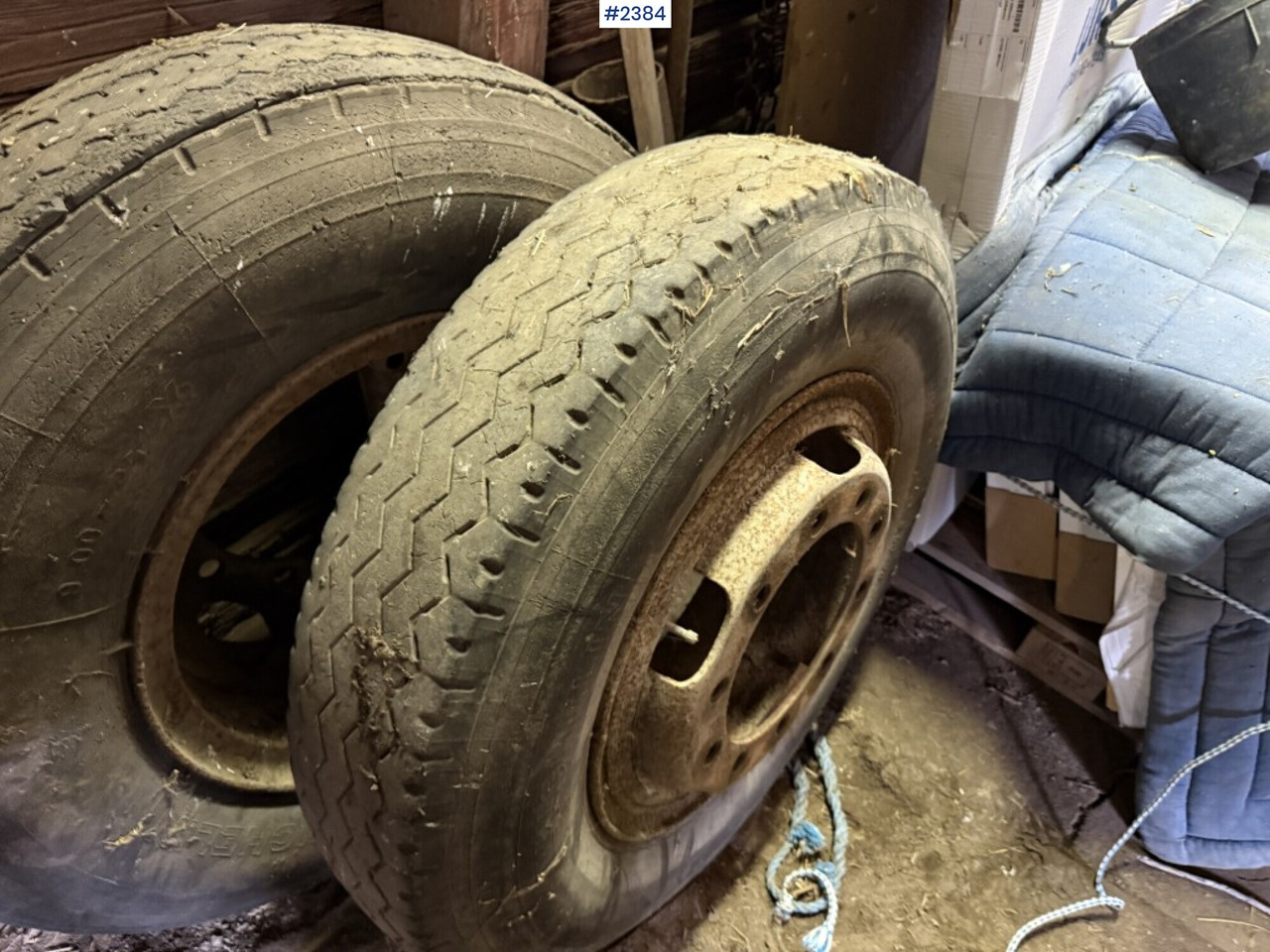 Tires with rim, Michelin 9.00-20 - Roue complète: photos 2 Tires with rim, Michelin 9.00-20 - Roue complète: photos 2