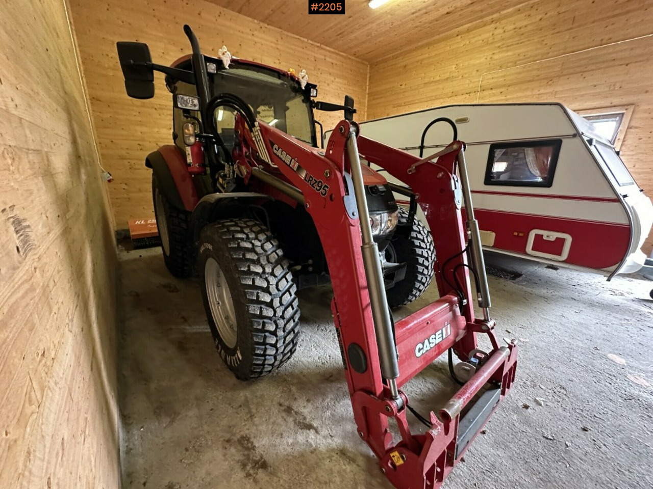 Tractor, Case IH Farmall 85C, Agrimaster KL 250 SW - Tracteur agricole: photos 3 Tractor, Case IH Farmall 85C, Agrimaster KL 250 SW - Tracteur agricole: photos 3