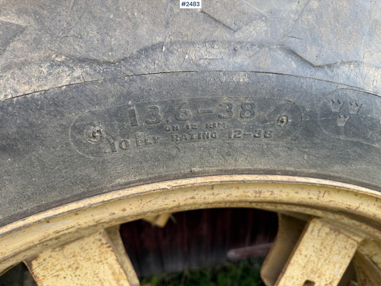 Tractor tires with rings Goodyear 13.6-38 - Roue complète pour Machine agricole: photos 4 Tractor tires with rings Goodyear 13.6-38 - Roue complète pour Machine agricole: photos 4