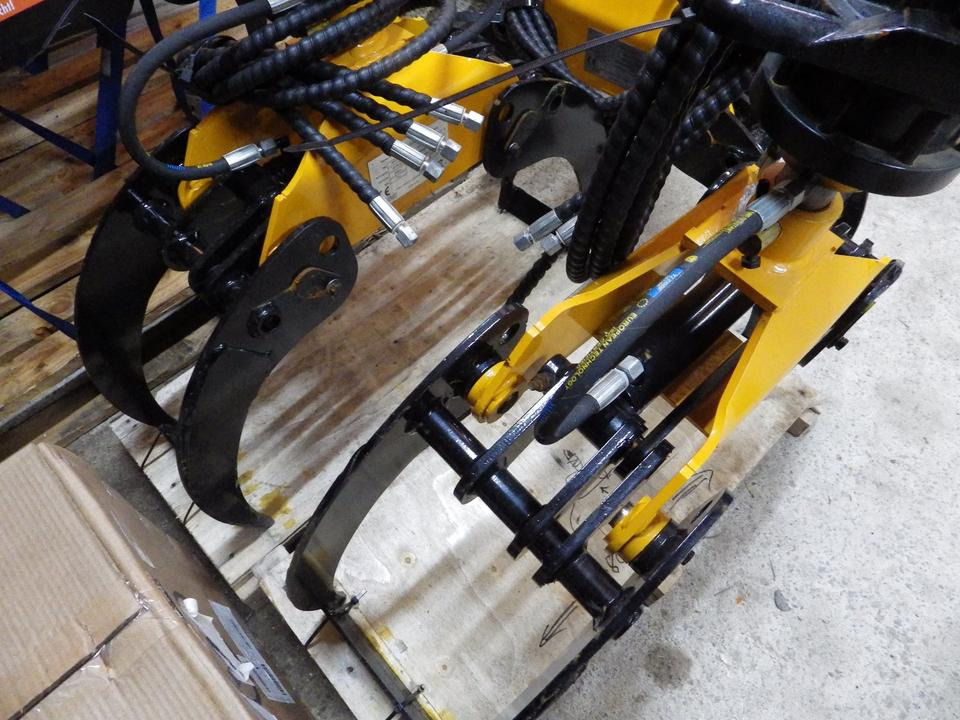 Holzgreifer JPC für Minibagger (netto 1.000,00 Euro) - Grappin pour Engins de chantier: photos 4 Holzgreifer JPC für Minibagger (netto 1.000,00 Euro) - Grappin pour Engins de chantier: photos 4