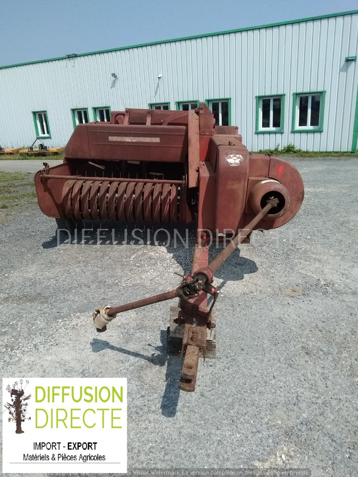 MASSEY FERGUSON PRESSE MOYENNE DENSITE 20-8 - Presse à balles rondes: photos 1 MASSEY FERGUSON PRESSE MOYENNE DENSITE 20-8 - Presse à balles rondes: photos 1
