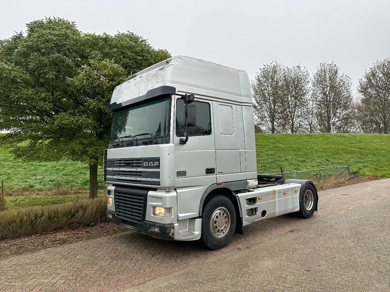DAF XF 530 4X2 Manual EUR3 LOW KM - Tracteur routier: photos 1 DAF XF 530 4X2 Manual EUR3 LOW KM - Tracteur routier: photos 1