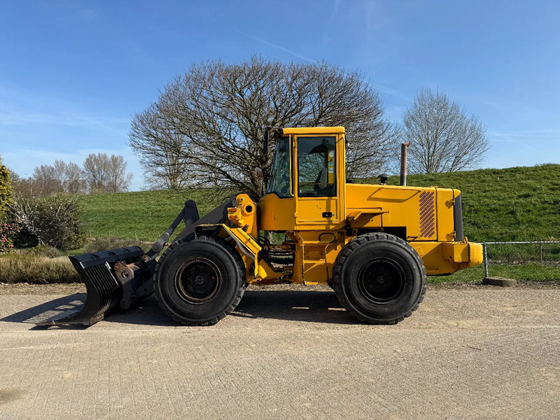 Volvo L70D - Chargeuse sur pneus: photos 2 Volvo L70D - Chargeuse sur pneus: photos 2