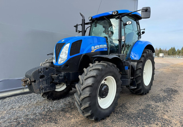 New Holland T7.200 - Tracteur agricole: photos 1 New Holland T7.200 - Tracteur agricole: photos 1