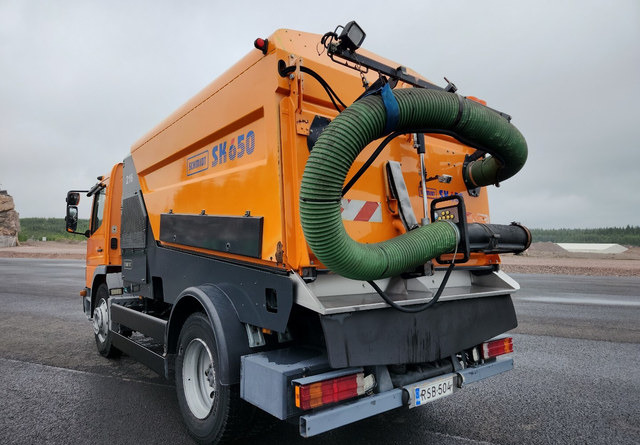 SchmidtSK650 Atego 85kmh/h - Balayeuse de voirie: photos 3 SchmidtSK650 Atego 85kmh/h - Balayeuse de voirie: photos 3