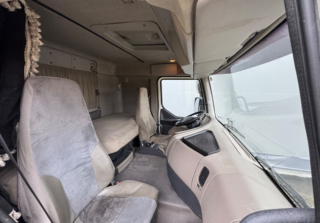 Camion plateau SisuR500 10x4: photos 11 Camion plateau SisuR500 10x4: photos 11