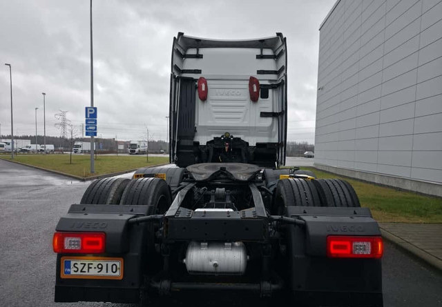 IvecoS-Way 480 6x2 Hieno! - Tracteur routier: photos 4 IvecoS-Way 480 6x2 Hieno! - Tracteur routier: photos 4