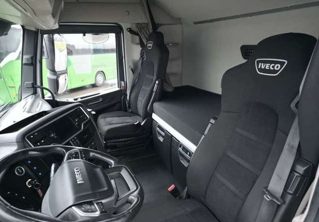 Tracteur routier IvecoS-Way 480 6x2 Hieno!: photos 10 Tracteur routier IvecoS-Way 480 6x2 Hieno!: photos 10