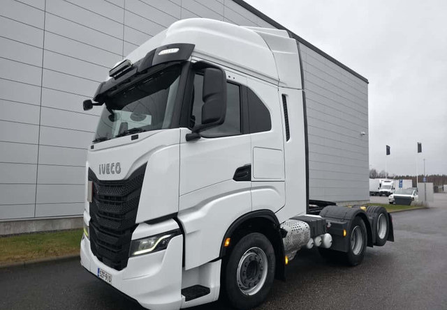 IvecoS-Way 480 6x2 Hieno! - Tracteur routier: photos 1 IvecoS-Way 480 6x2 Hieno! - Tracteur routier: photos 1