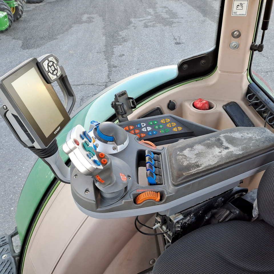 Crédit-bail de FENDT 720 VARIO PROFI - ASTA AGRIBERTOCCHI FENDT 720 VARIO PROFI - ASTA AGRIBERTOCCHI: photos 14 Crédit-bail de FENDT 720 VARIO PROFI - ASTA AGRIBERTOCCHI FENDT 720 VARIO PROFI - ASTA AGRIBERTOCCHI: photos 14