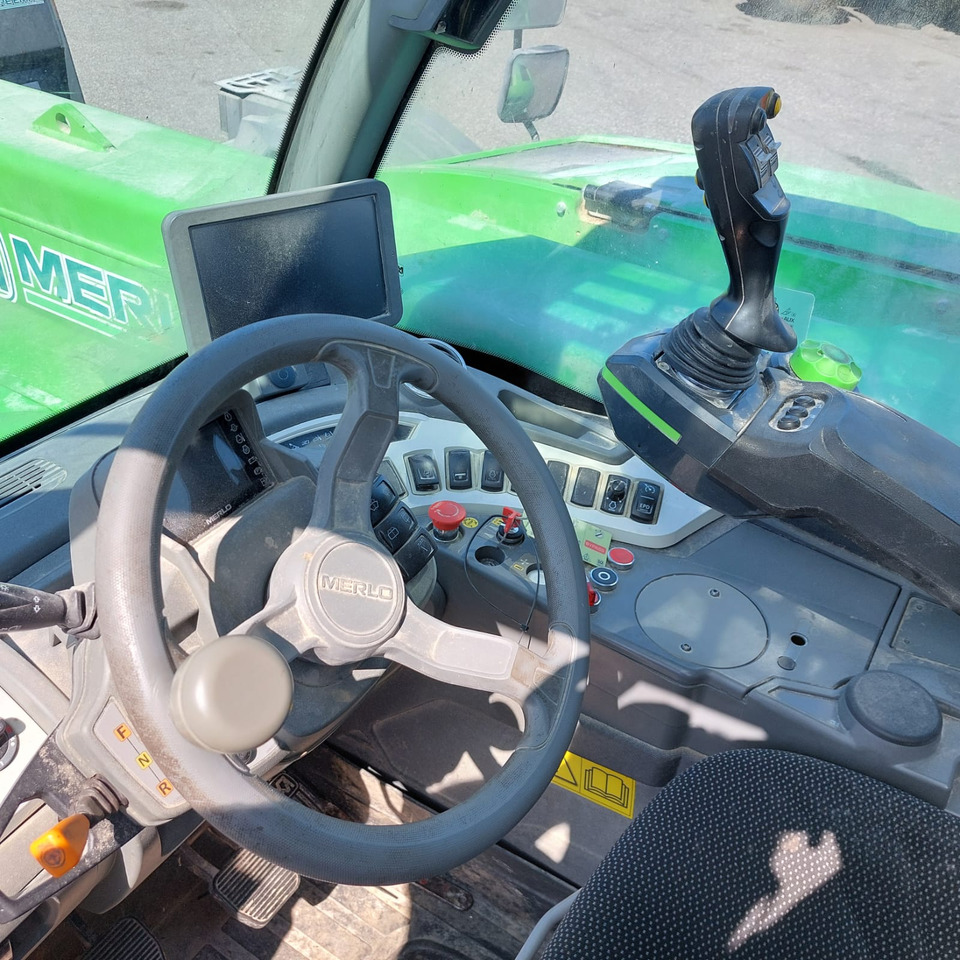 MERLO TF 65.9 T - CS - Chariot télescopique: photos 5 MERLO TF 65.9 T - CS - Chariot télescopique: photos 5