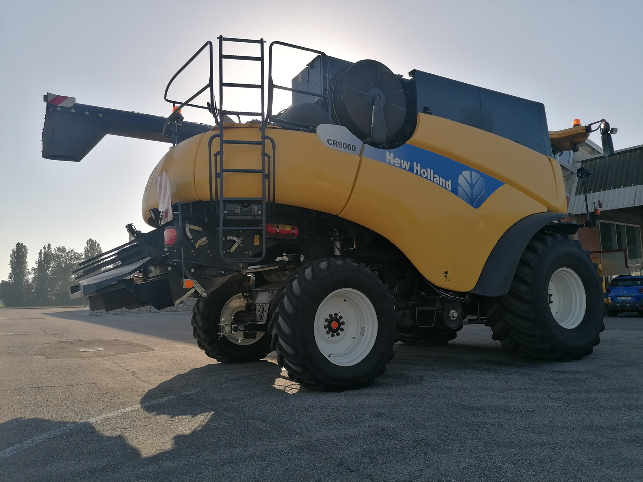 NEW HOLLAND CR 9060 - Moissonneuse-batteuse: photos 5 NEW HOLLAND CR 9060 - Moissonneuse-batteuse: photos 5