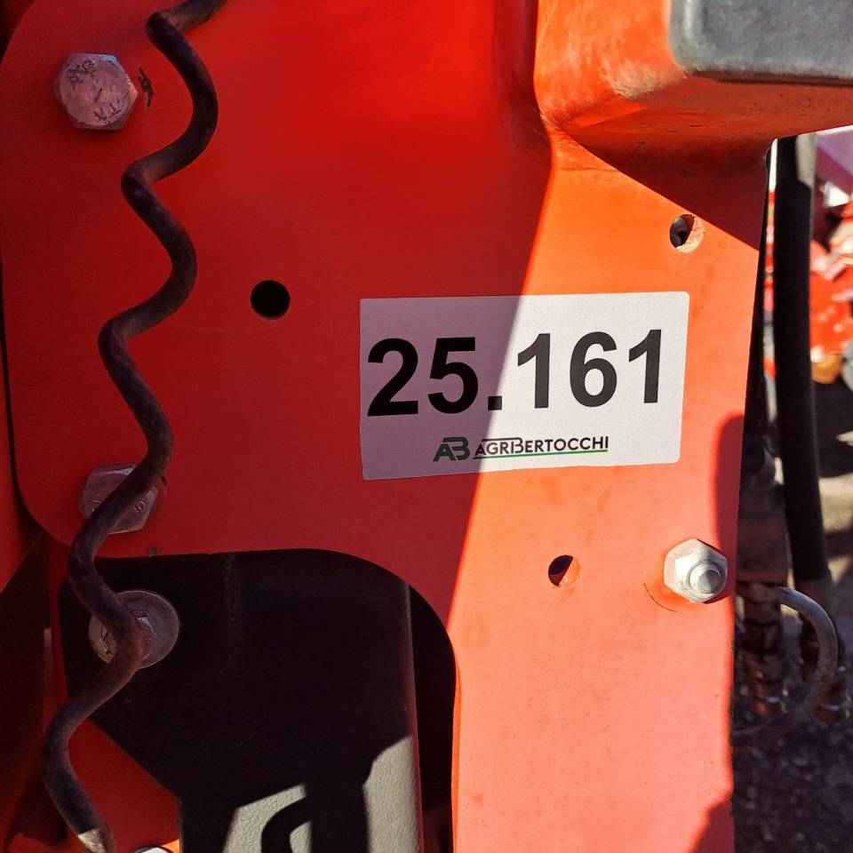 SEMINATRICE GASPARDO RENATA 8 ROWS (FILE) - Semoir monograine: photos 4 SEMINATRICE GASPARDO RENATA 8 ROWS (FILE) - Semoir monograine: photos 4