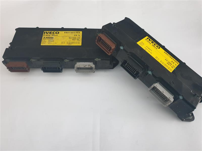 IVECO 5801926270/5801583468 - Bloc de gestion: photos 3 IVECO 5801926270/5801583468 - Bloc de gestion: photos 3