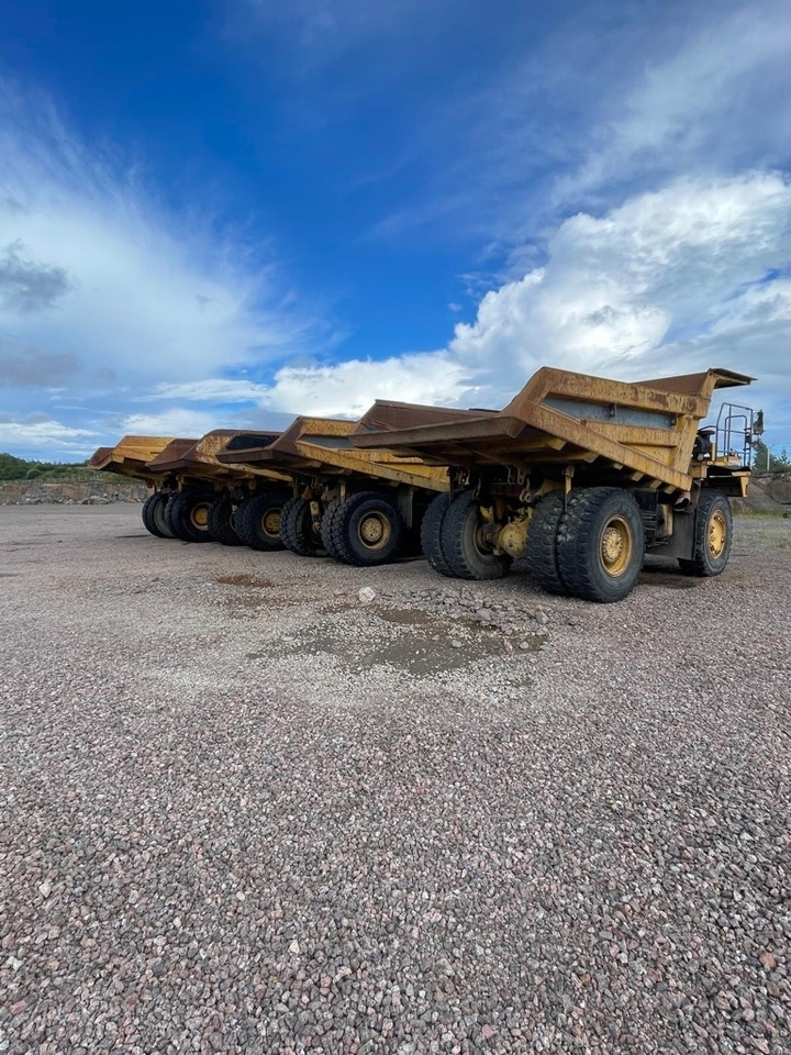 Komatsu HD 465-7E0, HD 405-7, HD 405-6, total 4 pcs - Tombereau rigide: photos 2 Komatsu HD 465-7E0, HD 405-7, HD 405-6, total 4 pcs - Tombereau rigide: photos 2