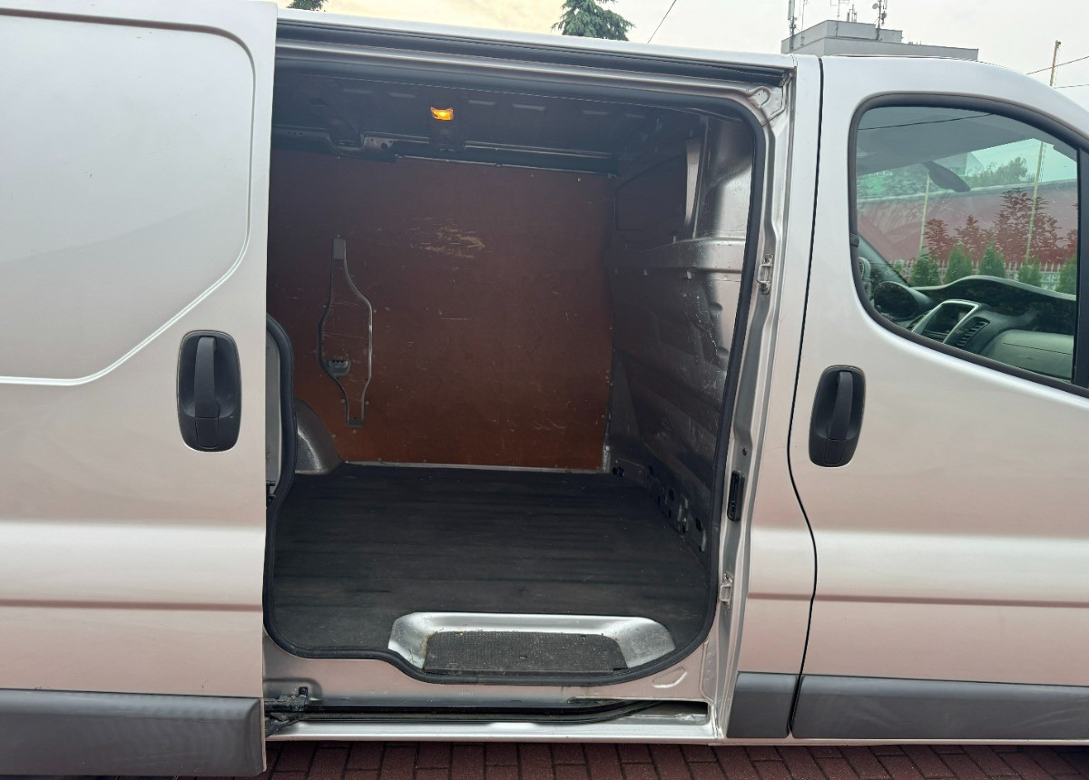 Opel Vivaro L1H1 Blaszak 3 osobowy Klimatyzacja - Fourgon utilitaire: photos 4 Opel Vivaro L1H1 Blaszak 3 osobowy Klimatyzacja - Fourgon utilitaire: photos 4