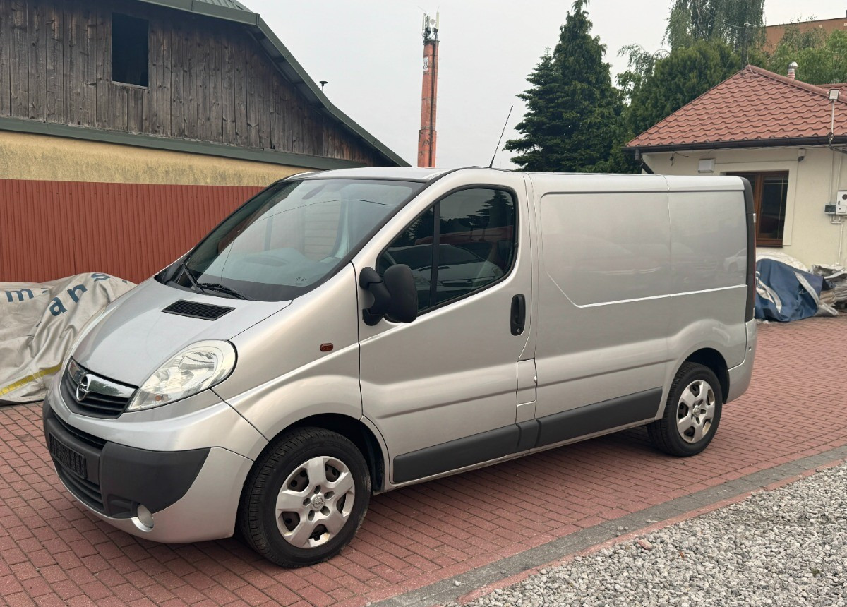 Opel Vivaro L1H1 Blaszak 3 osobowy Klimatyzacja - Fourgon utilitaire: photos 1 Opel Vivaro L1H1 Blaszak 3 osobowy Klimatyzacja - Fourgon utilitaire: photos 1