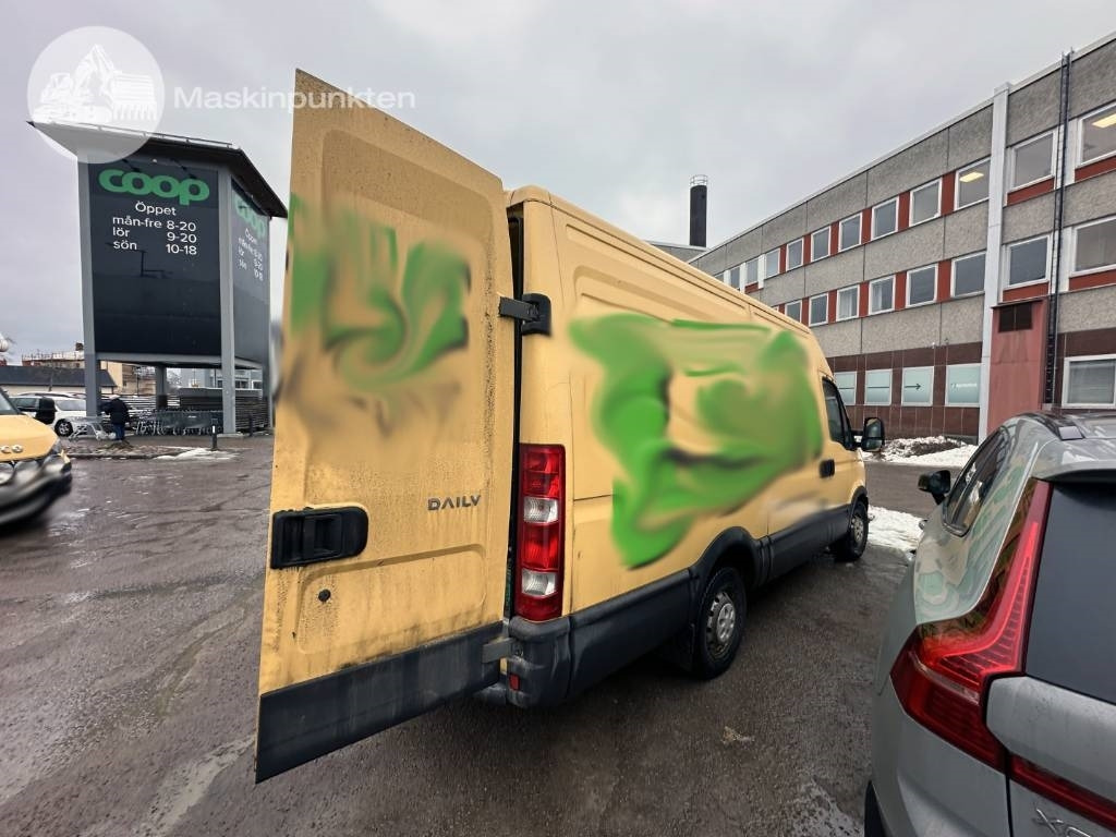 Iveco Daily 35 S13 V - Fourgon utilitaire: photos 4 Iveco Daily 35 S13 V - Fourgon utilitaire: photos 4