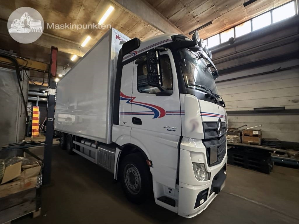 Mercedes-Benz Actros 2545 - Camion fourgon: photos 3 Mercedes-Benz Actros 2545 - Camion fourgon: photos 3