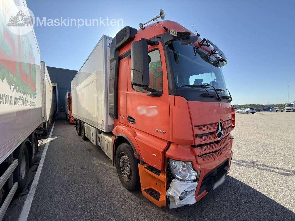 Mercedes-Benz Actros 2551  - Camion frigorifique: photos 3 Mercedes-Benz Actros 2551  - Camion frigorifique: photos 3