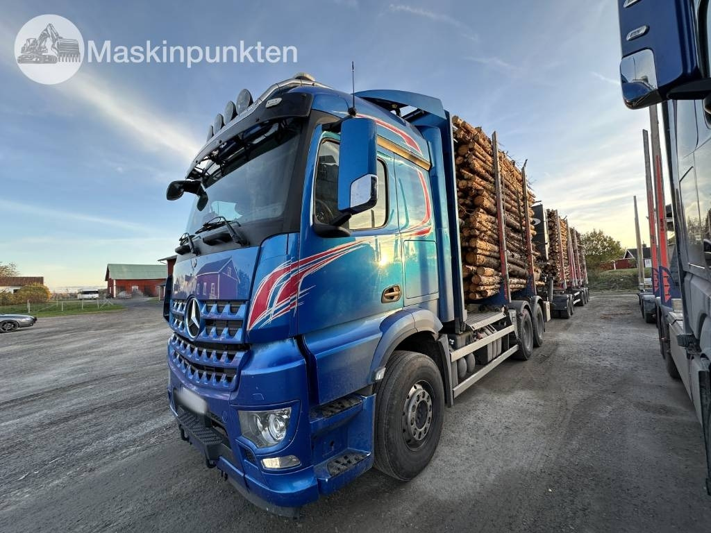 Mercedes-Benz Arocs 2858 timmerbil med kran - Camion grumier: photos 1 Mercedes-Benz Arocs 2858 timmerbil med kran - Camion grumier: photos 1