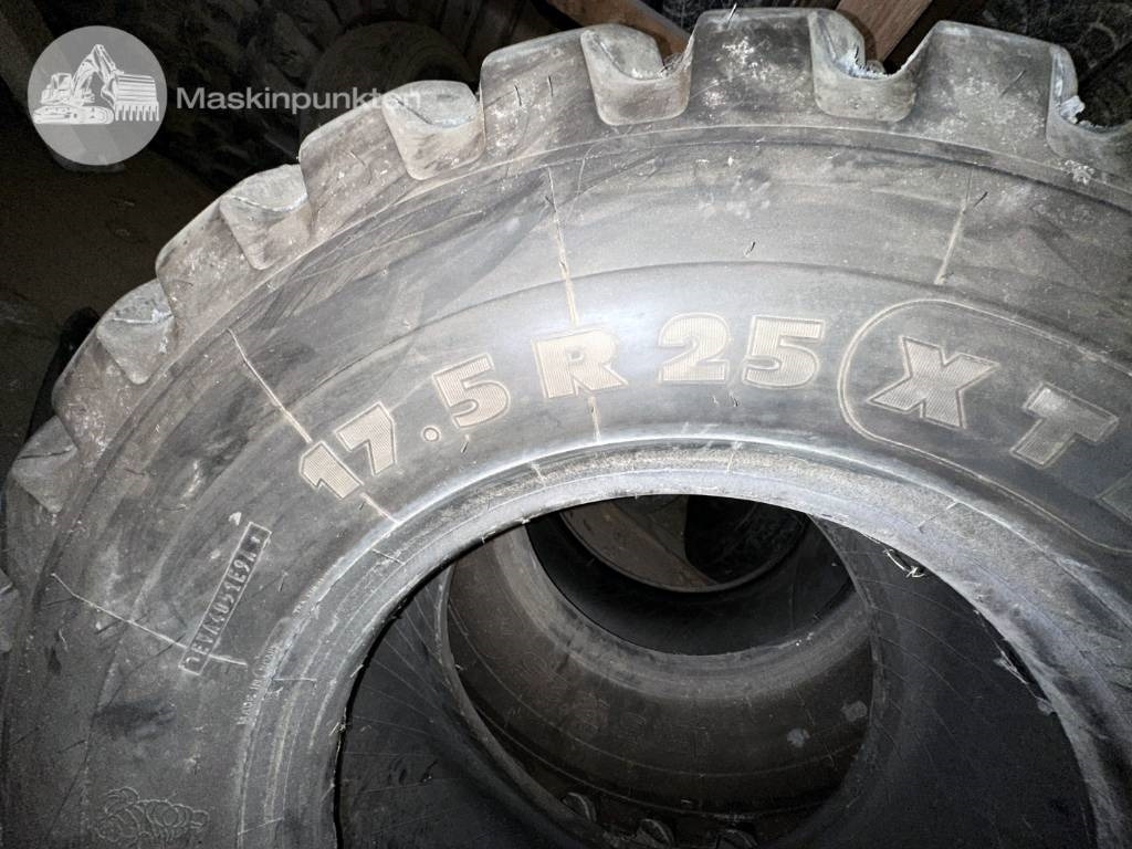 Michelin 17.5R25 Hjullastardäck - Pneu pour Engins de chantier: photos 5 Michelin 17.5R25 Hjullastardäck - Pneu pour Engins de chantier: photos 5