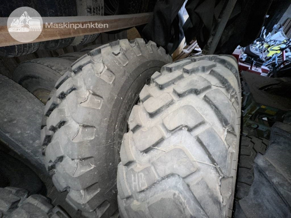Michelin 17.5R25 Hjullastardäck - Pneu pour Engins de chantier: photos 2 Michelin 17.5R25 Hjullastardäck - Pneu pour Engins de chantier: photos 2